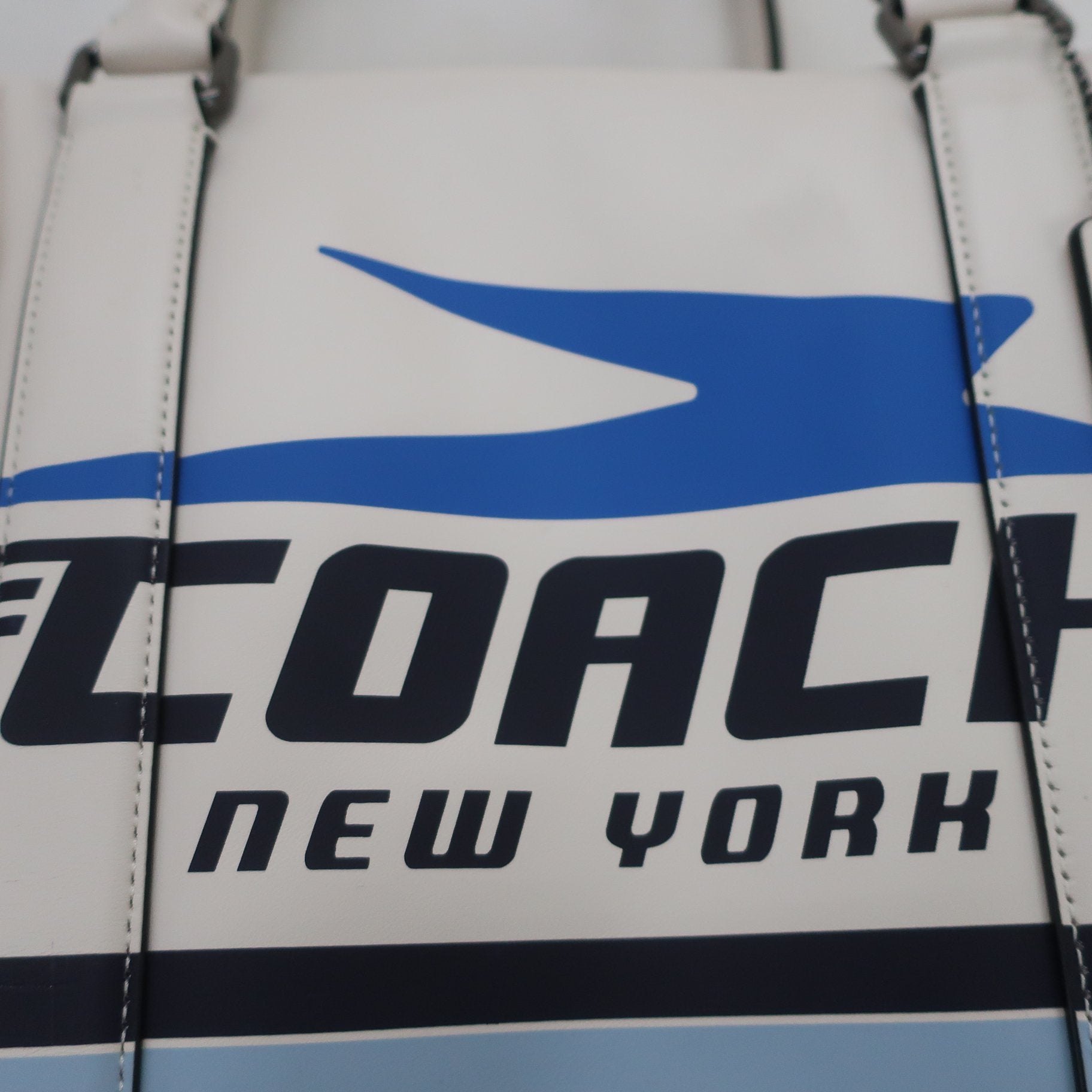 COACH1 レザーショルダーバッグ ホワイト C1980ーF72950 A