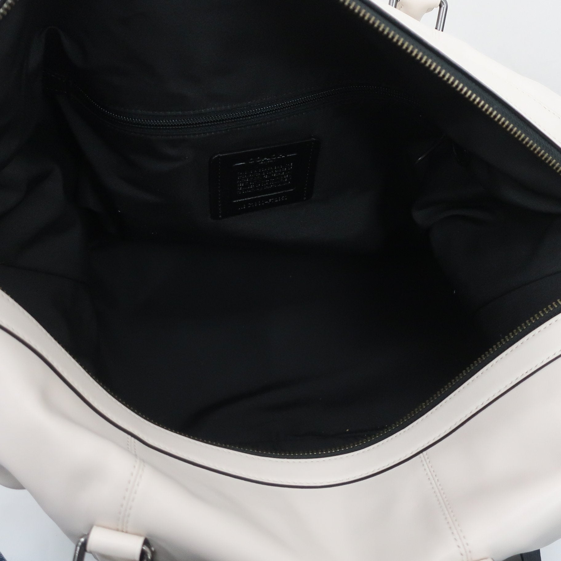 COACH1 レザーショルダーバッグ ホワイト C1980ーF72950 A