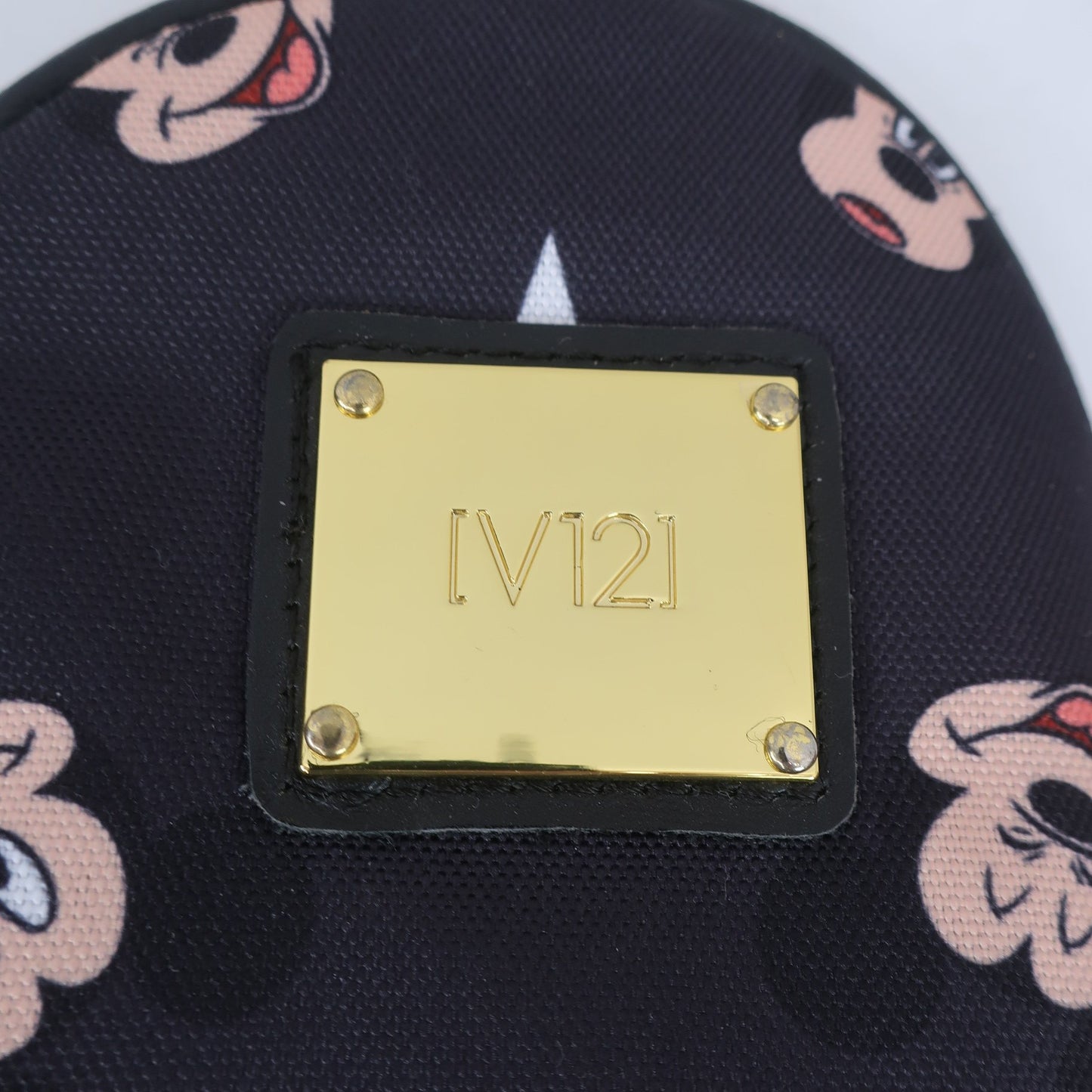 V121 ヘッドカバー2点セット 黒 ミッキー柄 FW用×2 A