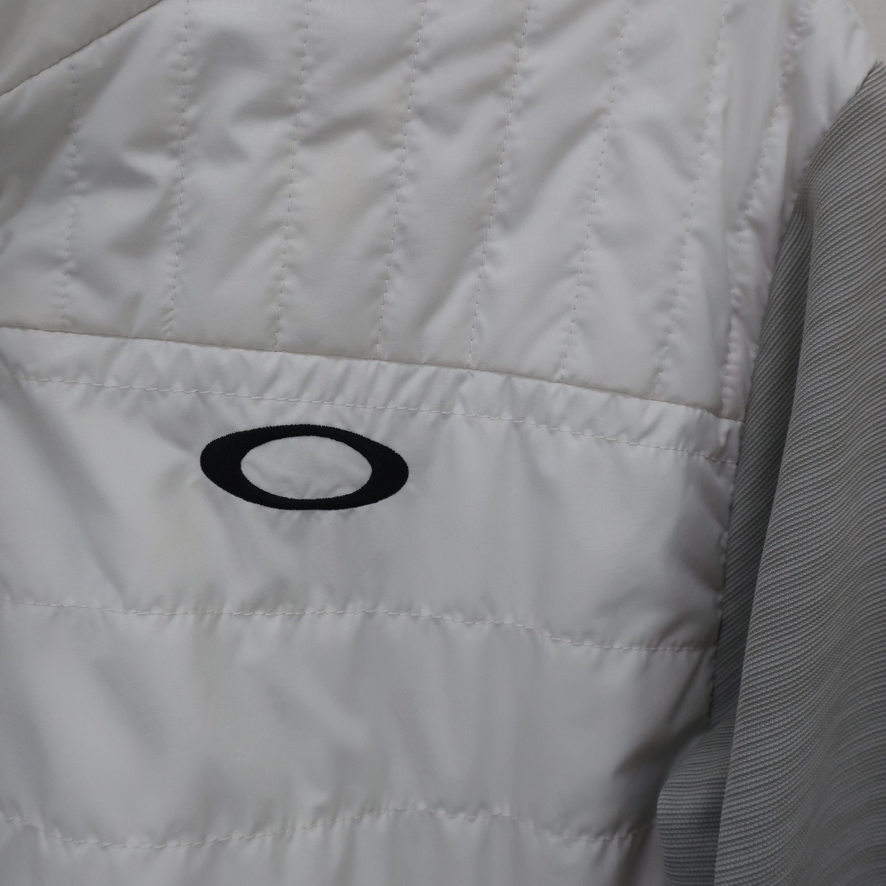 OAKLEY(オークリー) フルジップジャケット 白グレー メンズ M A