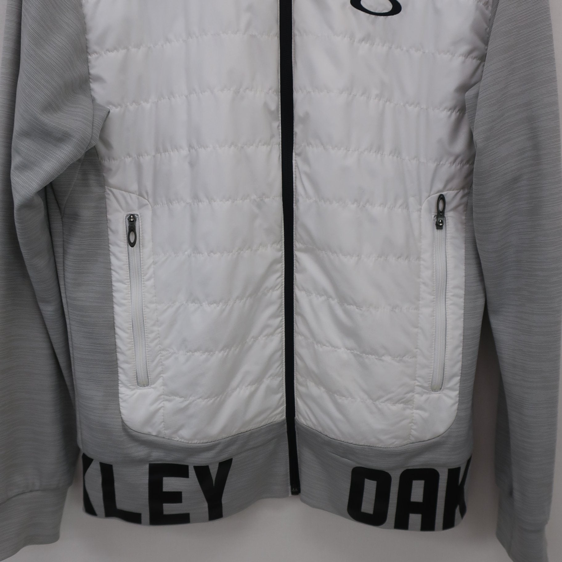 OAKLEY(オークリー) フルジップジャケット 白グレー メンズ M A