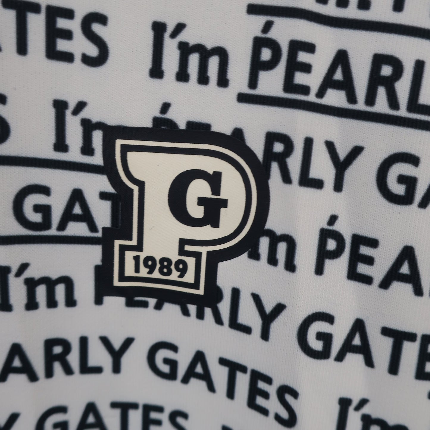 PEARLY GATES(パーリーゲイツ) ハイネックシャツ 白ネイビーロゴ文字柄 メンズ 5 053-9166405 A