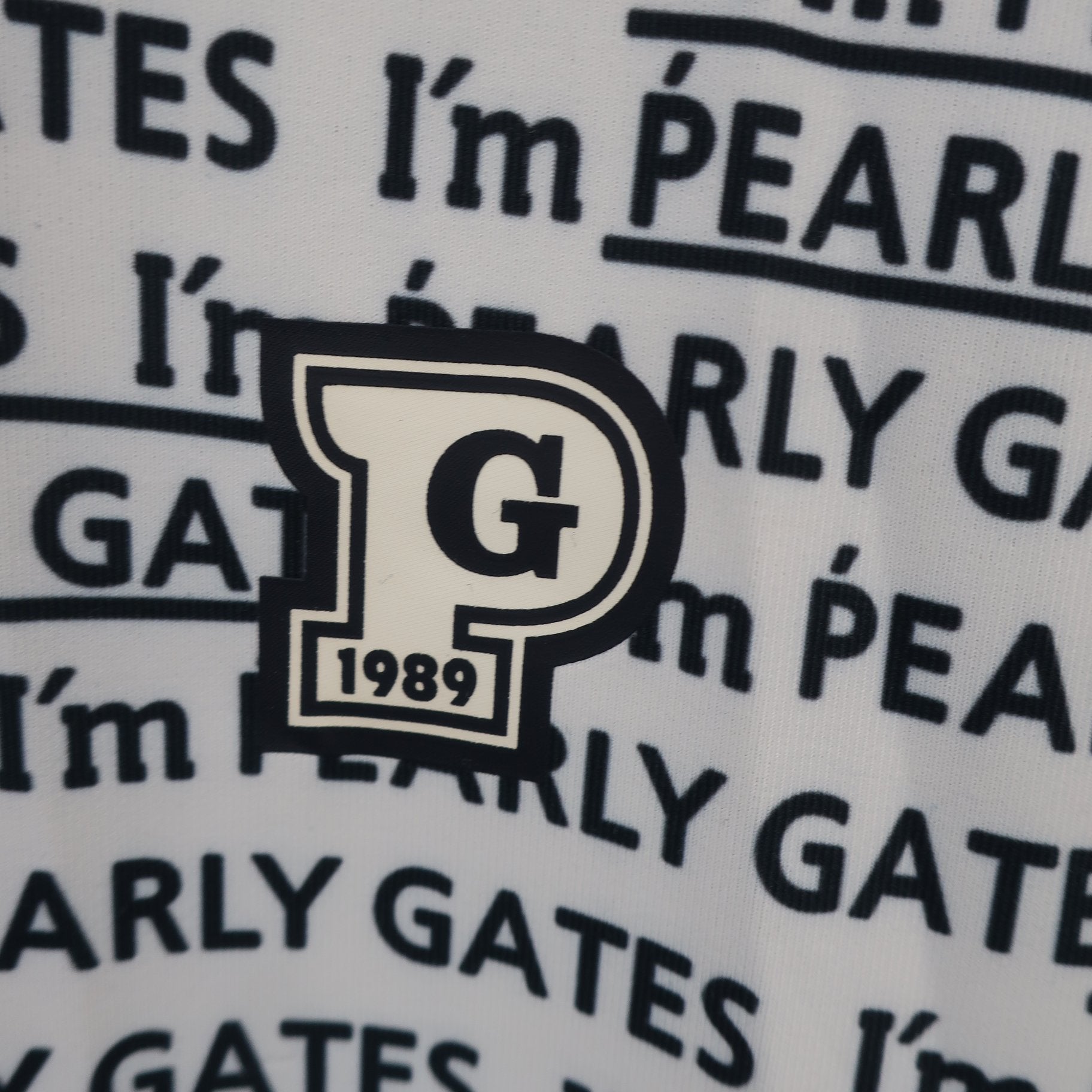 PEARLY GATES(パーリーゲイツ) ハイネックシャツ 白ネイビーロゴ文字柄 メンズ 5 053-9166405 A